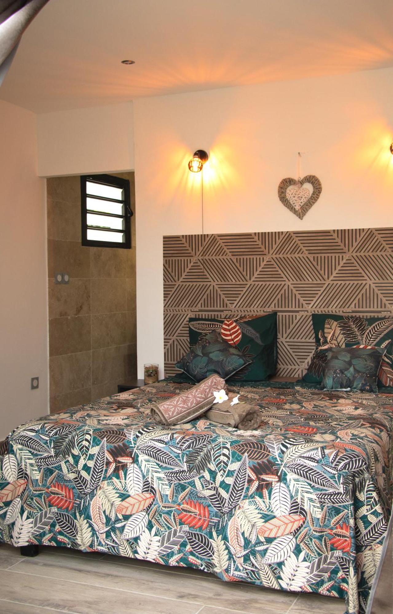 Le Beau Vallon 1- Jacuzzi Privatif Et Piscine Chauffee Partagee Saint Benoit Luaran gambar