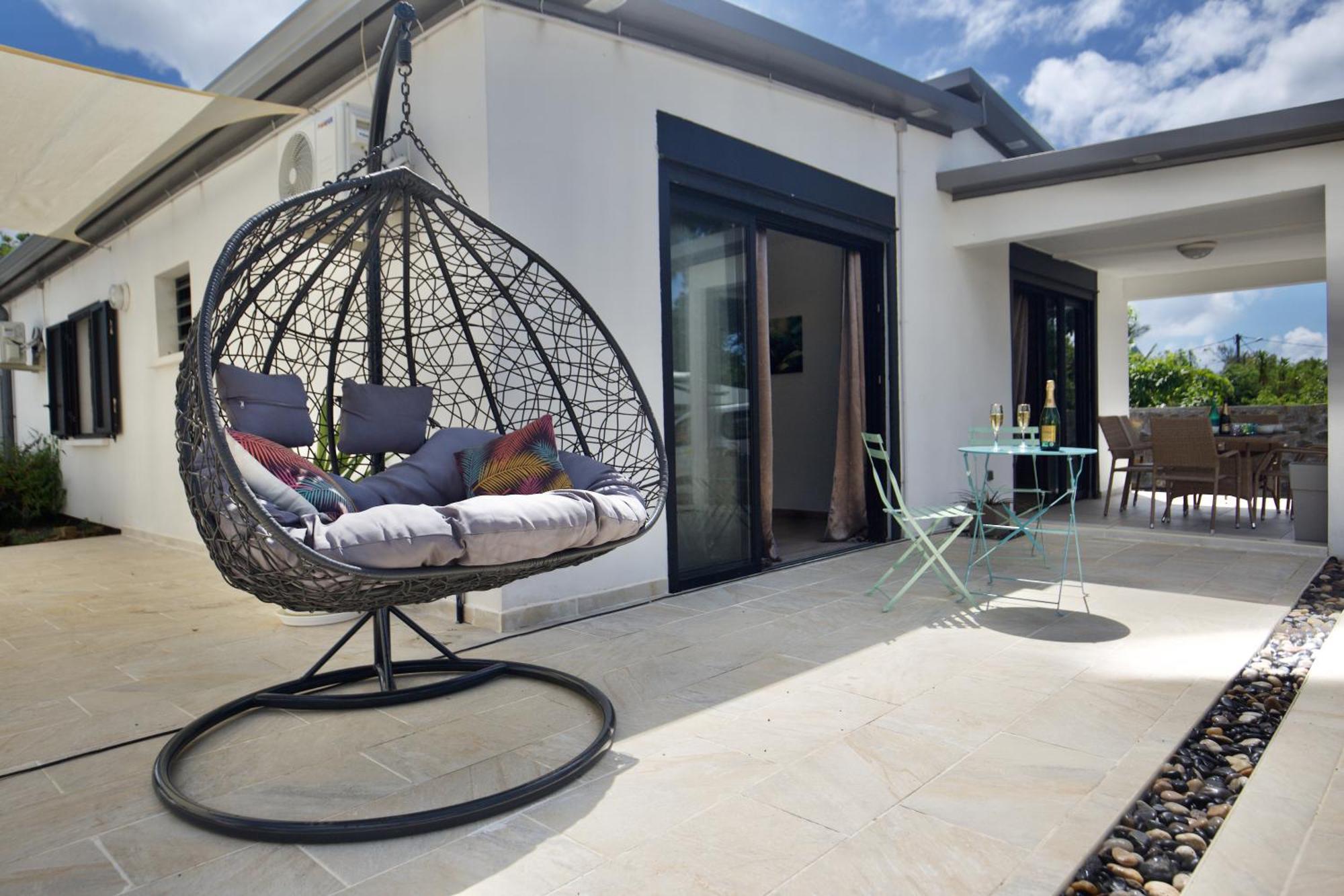 Le Beau Vallon 1- Jacuzzi Privatif Et Piscine Chauffee Partagee Saint Benoit Luaran gambar