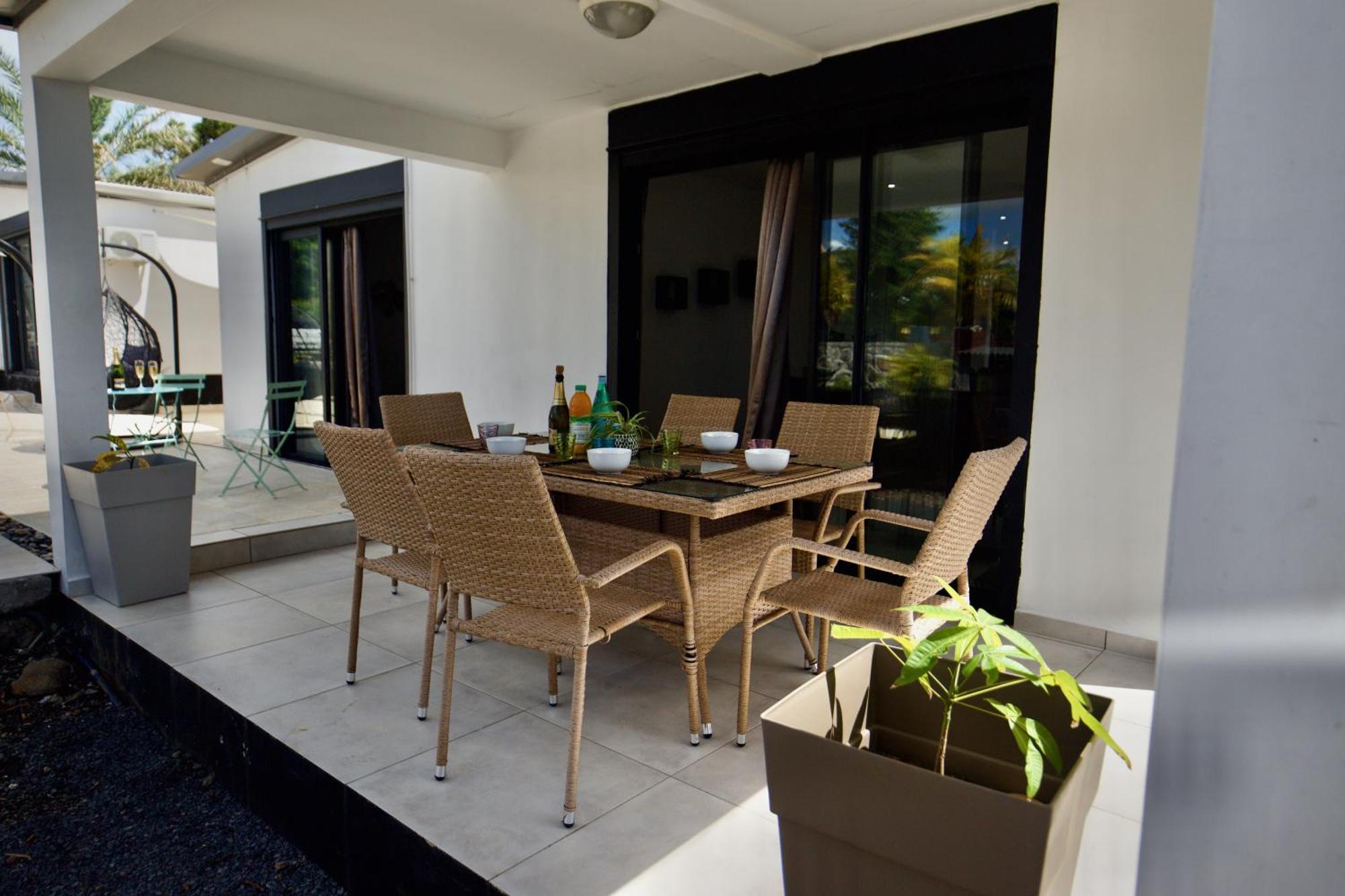 Le Beau Vallon 1- Jacuzzi Privatif Et Piscine Chauffee Partagee Saint Benoit Luaran gambar