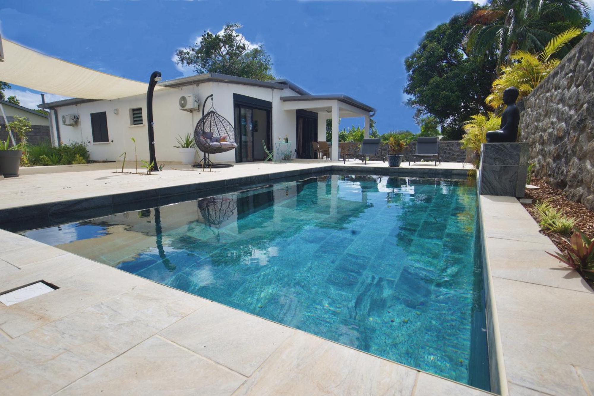 Le Beau Vallon 1- Jacuzzi Privatif Et Piscine Chauffee Partagee Saint Benoit Luaran gambar